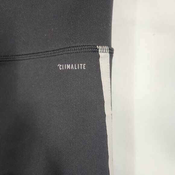 Adidas Women's 3/4‎ Length Leggings in Black - Size Medium - Picture 5 of 7